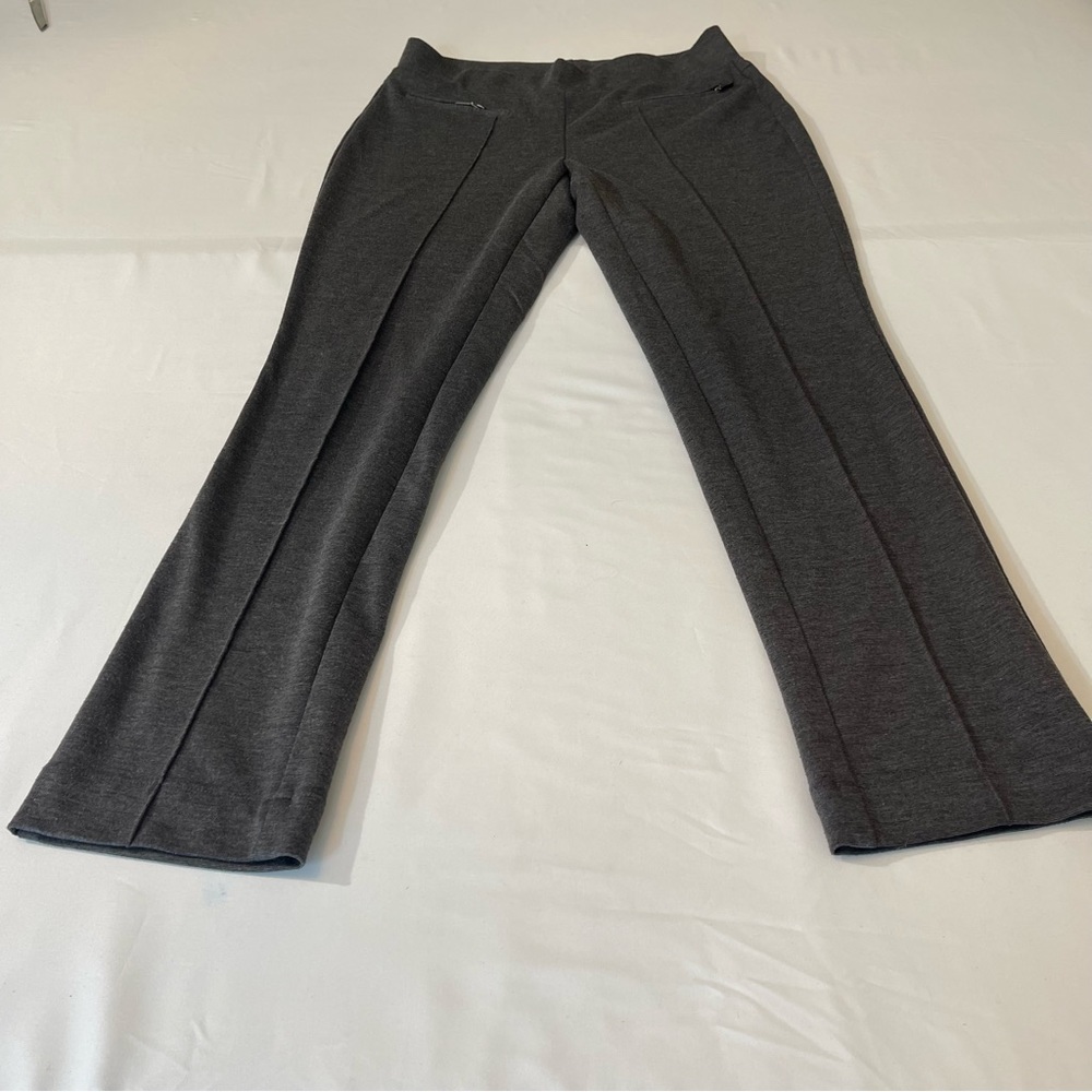 Rafaella Women’s pants, Classic, gray size 10, good condition, Preowned